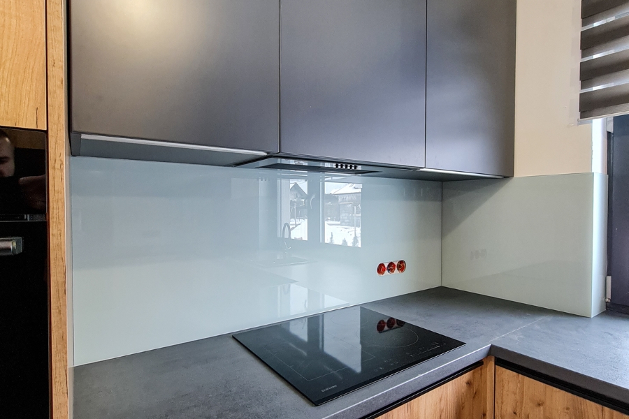 Realizacja HouseKrup w Krakowie - Szkło Lacobel