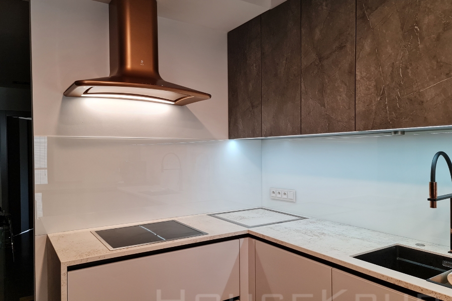 Realizacja szkła lakierowanego w Krakowie